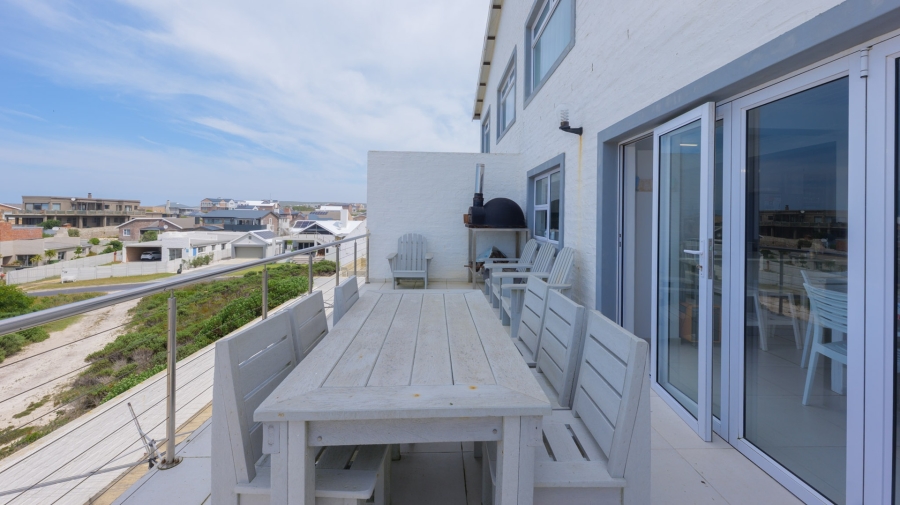 4 Bedroom Property for Sale in Oceanview Heights Western Cape